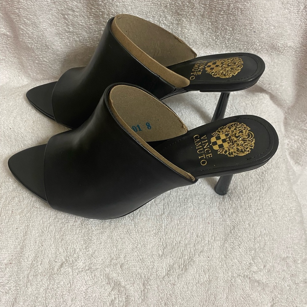 Size 8 black heels